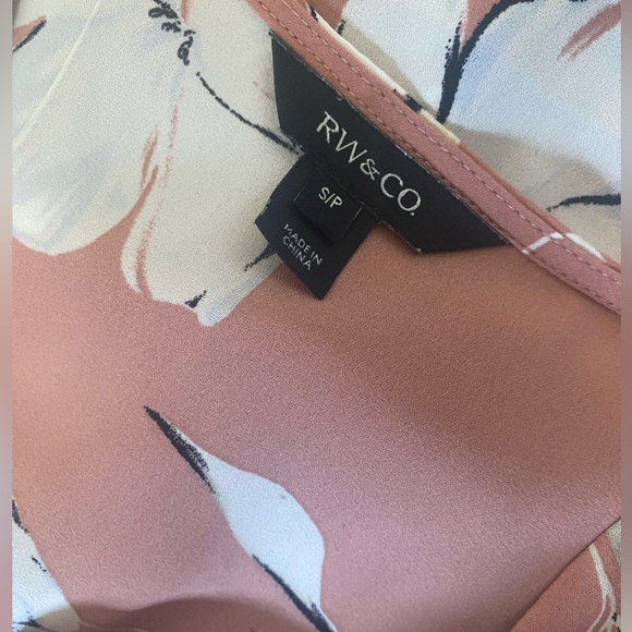 RW&CO pink short sleeve dress, knee length - Picture 3 of 3